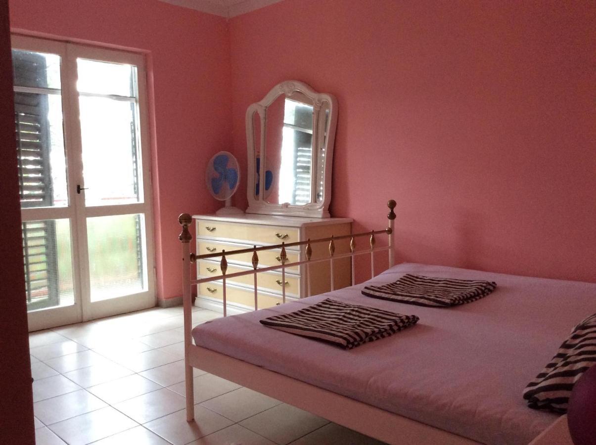 الشقق الفندقية باغفي  Yellow House Experience المظهر الخارجي الصورة