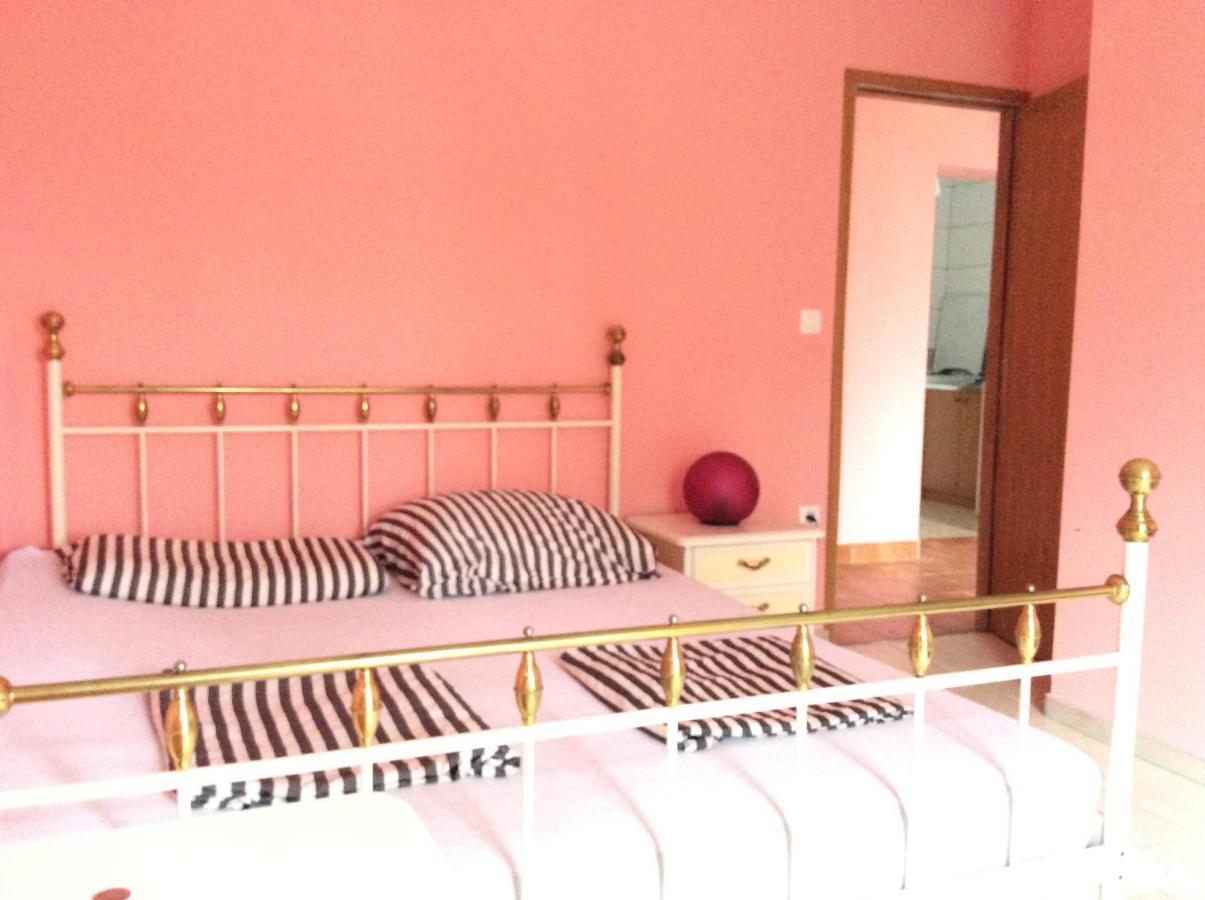 الشقق الفندقية باغفي  Yellow House Experience المظهر الخارجي الصورة