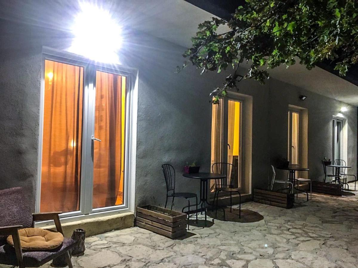 الشقق الفندقية باغفي  Yellow House Experience المظهر الخارجي الصورة
